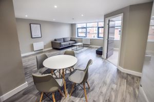 Lounge/Diner- click for photo gallery
